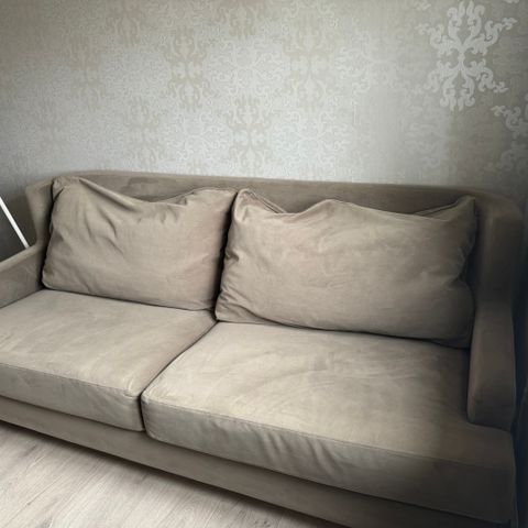 Flyttesalg: Sofa og TV-benk  selges!