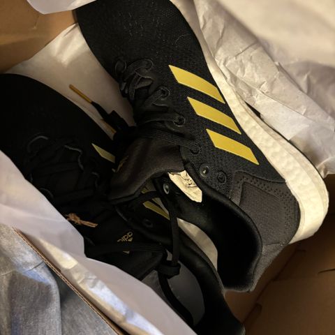 Adidas pureboost 21 str. 42