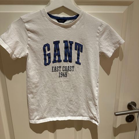 Gant T-skjorte str 134/140 (9-10 år)