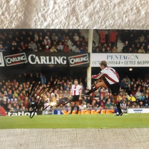 Southampton - Matt Le Tissier signert 12x18 cm fotografi