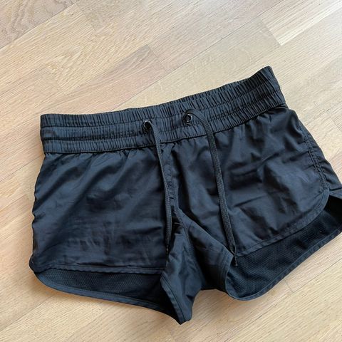 H&M shorts i str. S