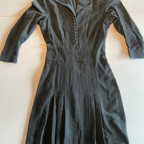 Antikk kjole i ull
