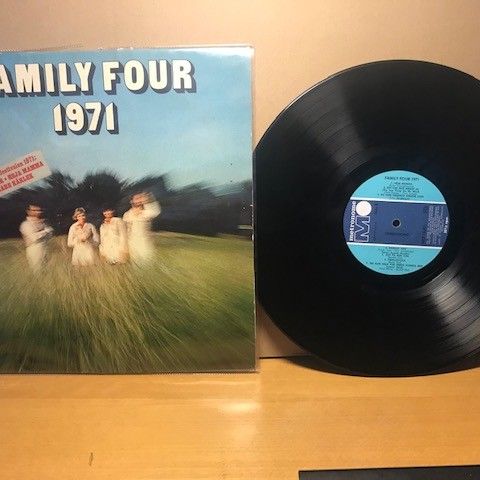Vinyl, Family four 1971 MLP15411