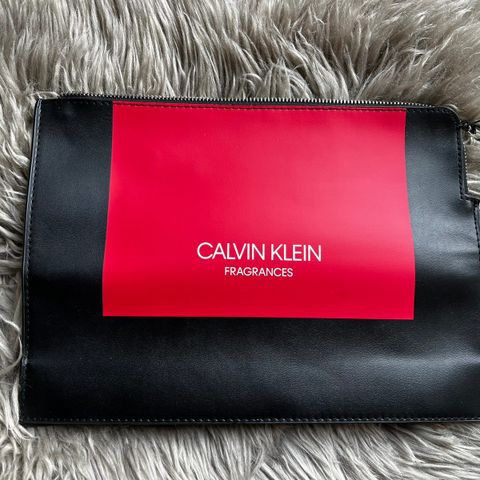 Toalettmappe CALVIN KLEIN ny!