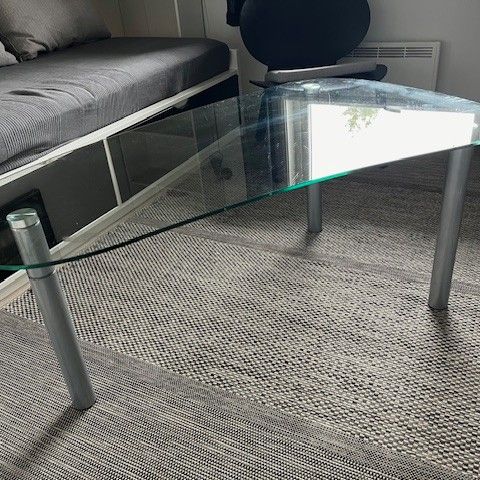 Billig glassbord til salgs - kun 200 kr!