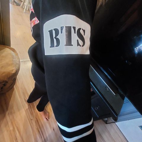 BTS genser m/Suga 93