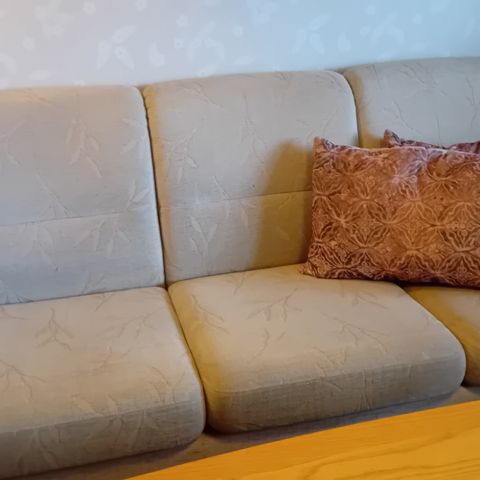 Godt brukt sofa gratis ved henting