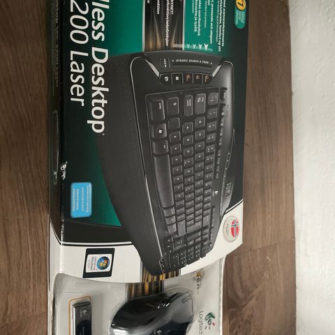 Tastatur ny med Mos / logitech