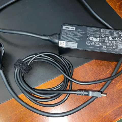 Lenovo 65W AC Power Adapter USB-C / ADLX65