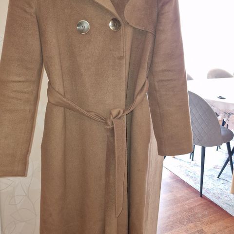 Early winter coat , ( camel)