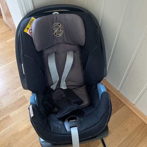 Bilstol Cybex Aton 5, inkludert IsoFix-base