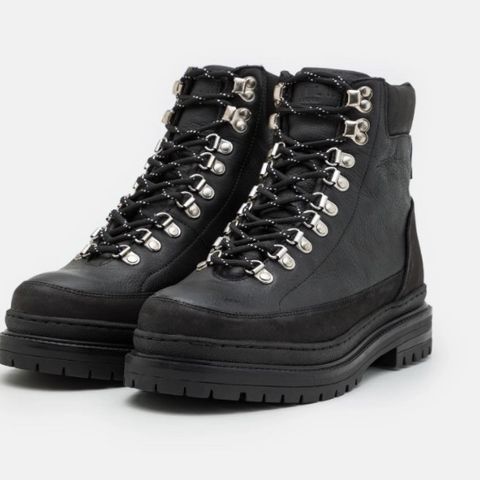 Boots fra Walk London 40-41