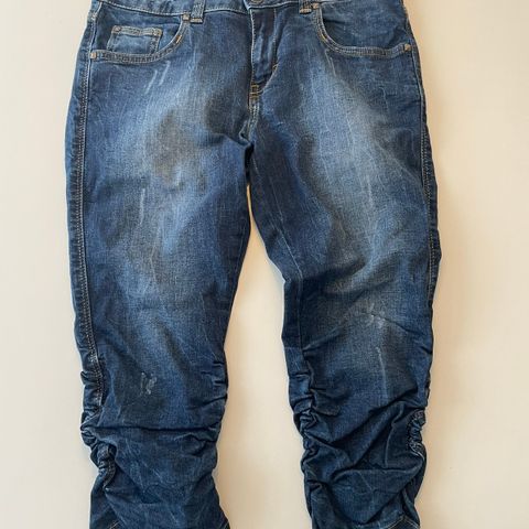 Pent og lite brukt capri/kort jeans fra Risøe Casual str S