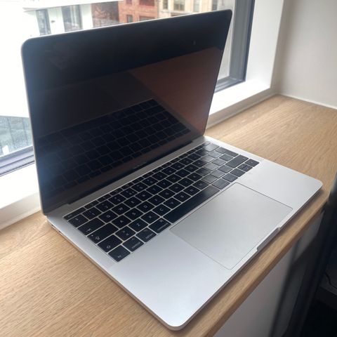 Macbook Pro 2017 - 13 tommer