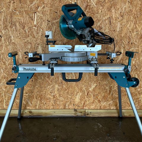 Makita LS0815FL med stativ