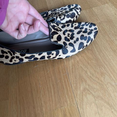 Loafers i leopardmønster fra Ecco