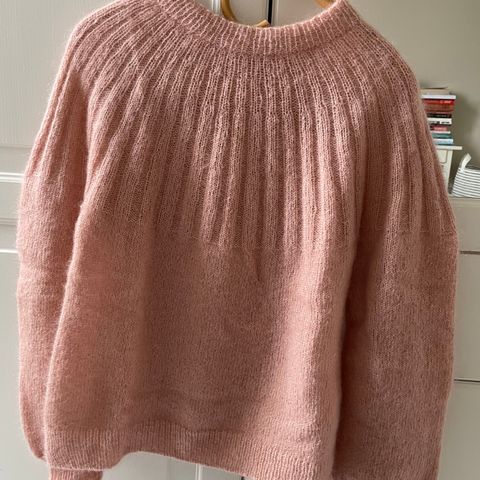 «Sunday sweater mohair edition» fra Petiteknit, hjemmestrikket.