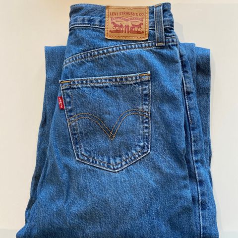 Levi’s High Waisted Straight 28 x 31