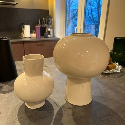 Nydelige beige vaser