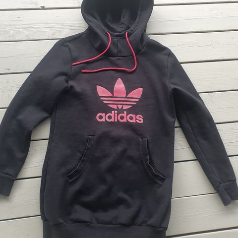 Lang hettegenser adidas rosa skrift