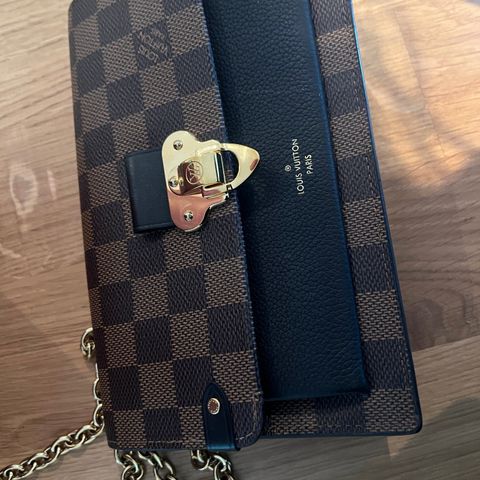 Louis vuitton vavin chain on wallet