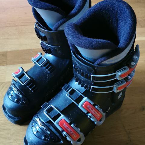 Nordica slalomsko/ alpinsko Str. 36/37 23,5 cm