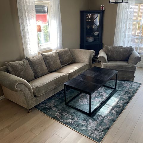 Howard sofa og gulvteppe