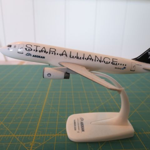 1 Stk Aegean Airlines Modell selges