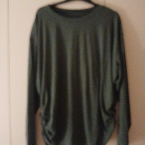 NY PRIS!  Nydelig dus grønn genser