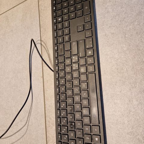 HP tastatur med ledning