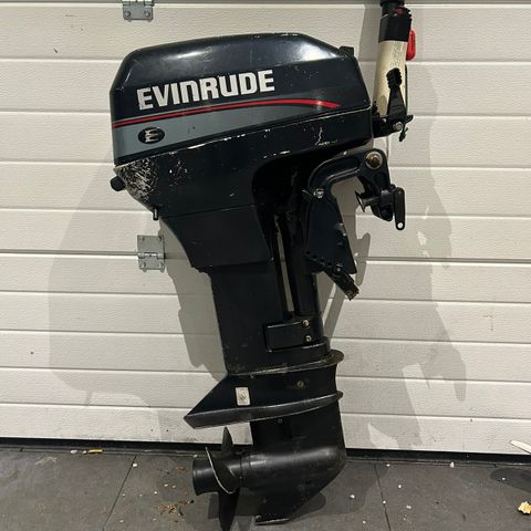 Evinrude 9.9 selges i deler