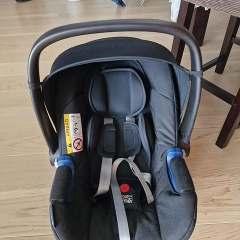 Nyfødtsete/ babysete -  Britax I-Size bilsete med base