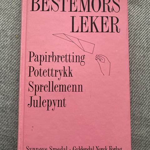 BESTEMORS LEKER - Synnøve Smedal