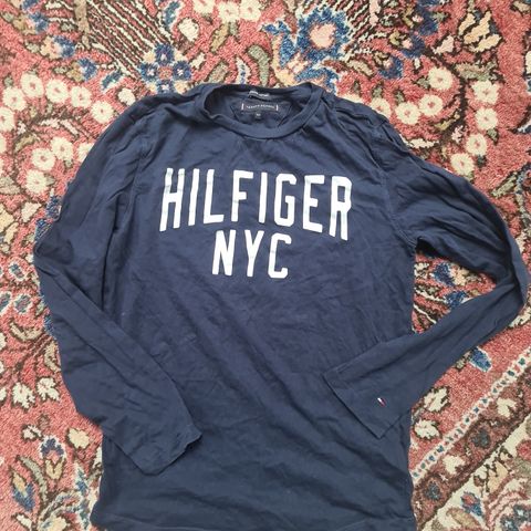 Tommy Hilfiger genser str. 12-14 år/164 cm.