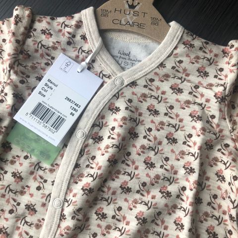 Helt ny lys beige/offwhite Hust & Claire ulldress i str. 86 med blomster mønster