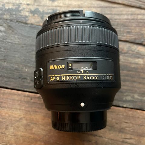 Nikkor 85 mm f/ 1.8 G portrettobjektiv