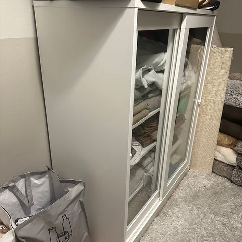 Vitrineskap fra IKEA