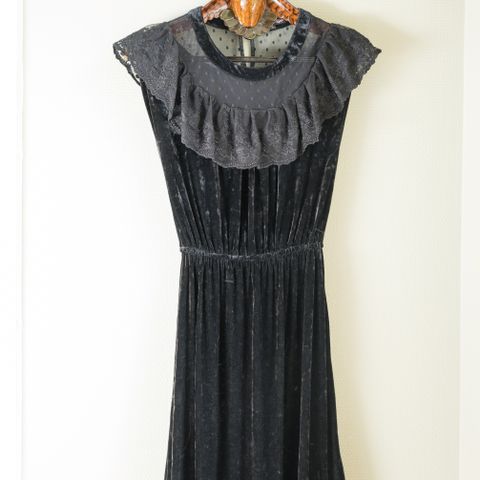 Little black dress / Nydelig kjole