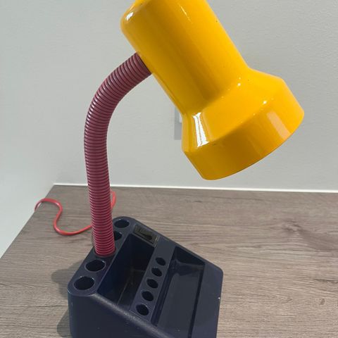 Retro skrivebordslampe fra 90-tallet