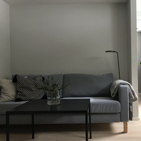 Grå IKEA Karlstad 3-seter sofa