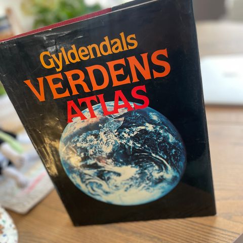 GYLDENDALS VERDENSATLAS