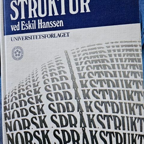 Eskil Hanssen (1970) utg.: Studier i norsk språkstruktur.