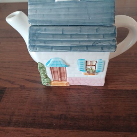 Tea- pot hus