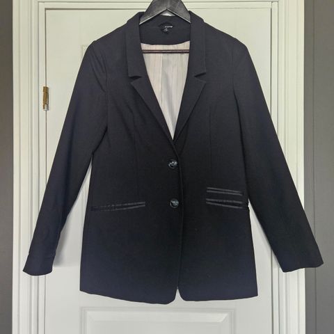 Svart blazer str 36