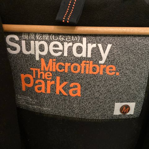 Superdry ytterjakke med hette str M selges