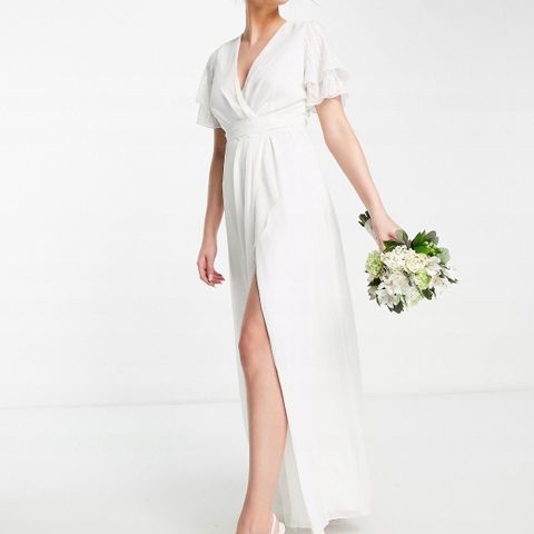 Hvit kjole 36 S