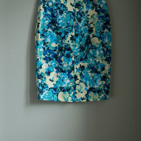 Floral pencil skirt