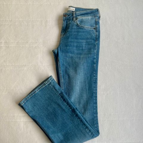 Bootcut jeans fra Zara, low waist, str 36