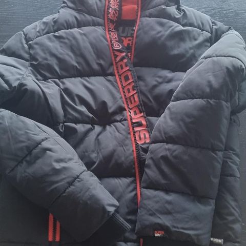 Superdry Vinterjakke selges ,( NY ) Str medium