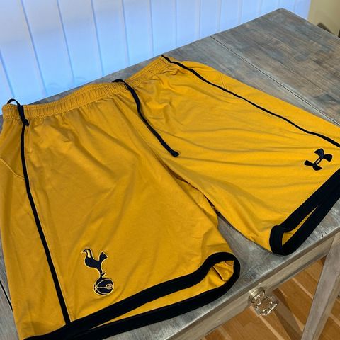 Tottenham shorts str XL